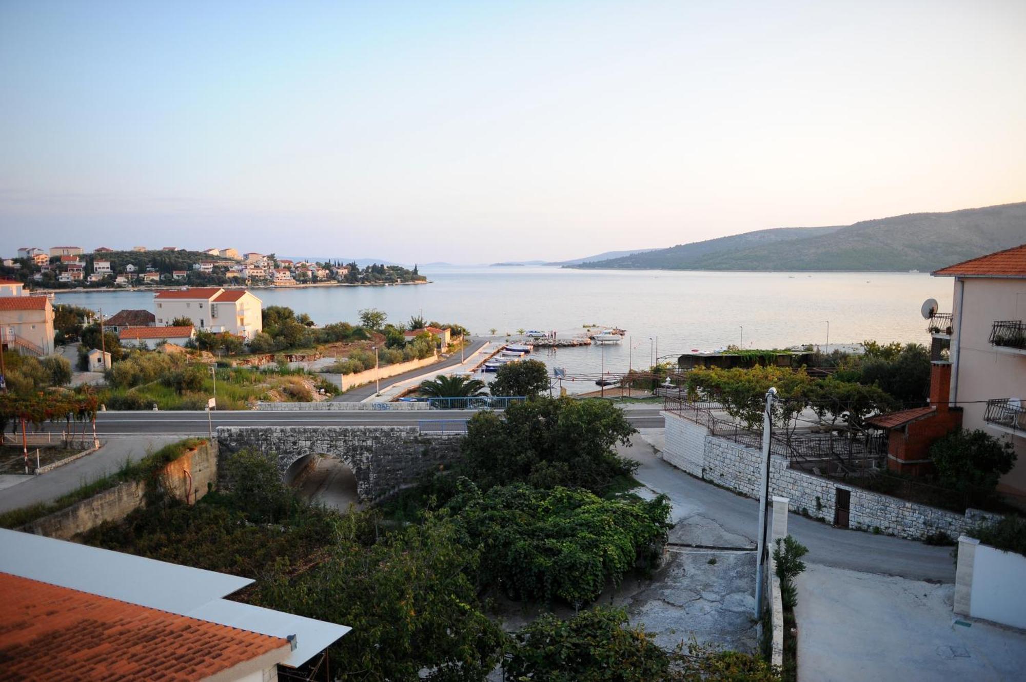 Apartments&Rooms Jelavić Seget Vranjica Kamer foto